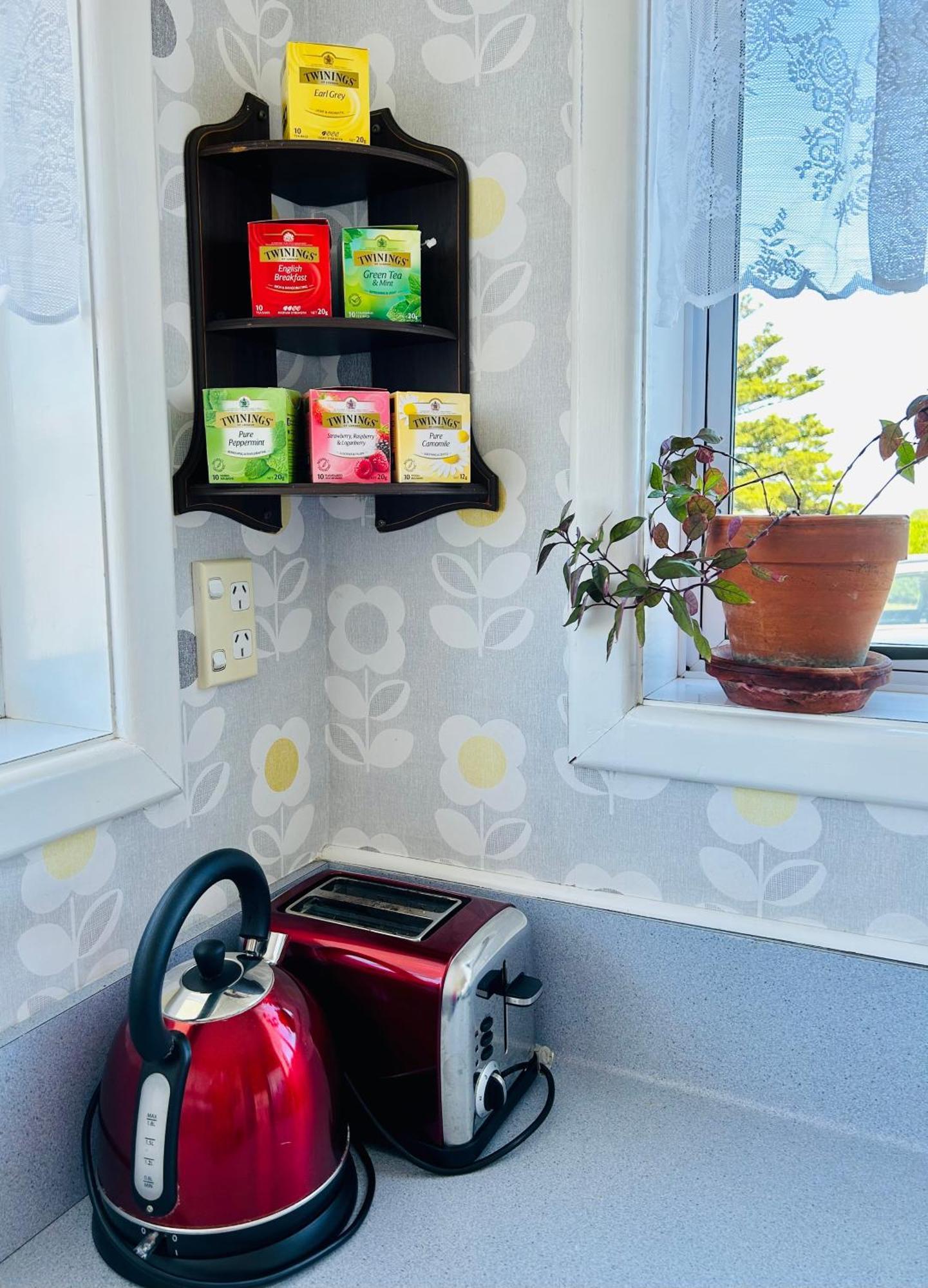 Le Riva Bed And Breakfast By The Beach Уангануй Екстериор снимка