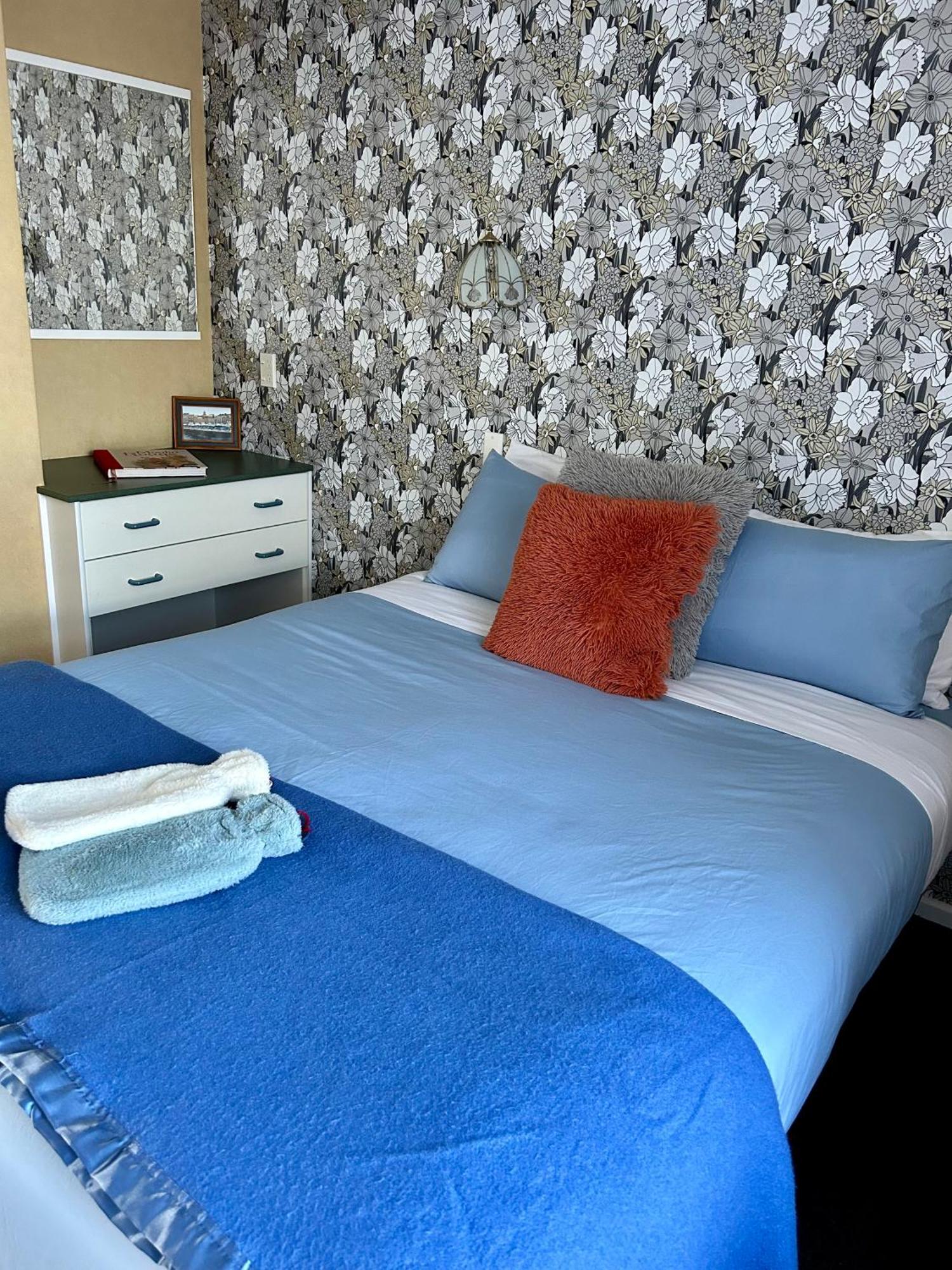 Le Riva Bed And Breakfast By The Beach Уангануй Екстериор снимка
